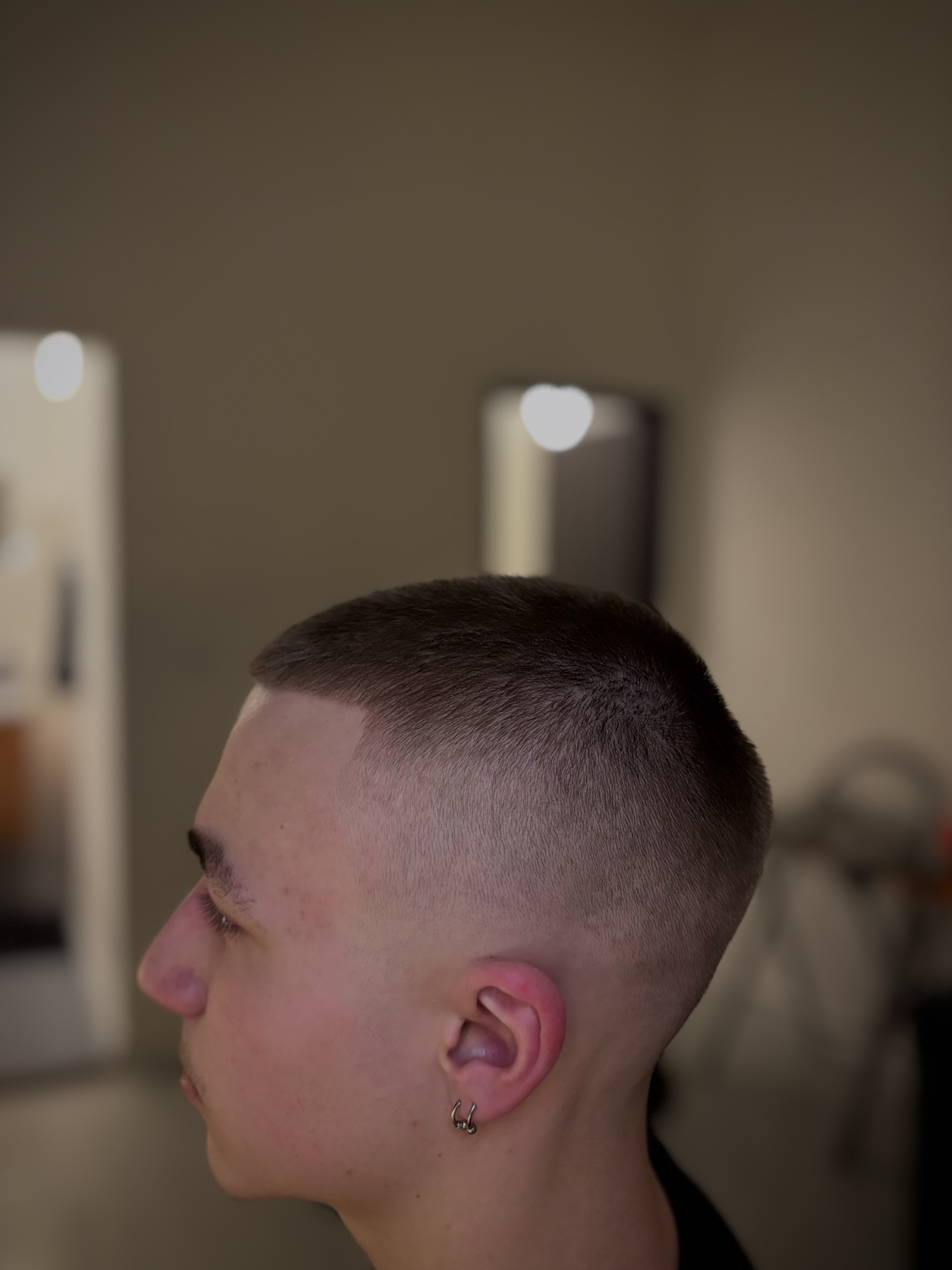 Precizní pánský fade se vzorem Trim D Barber Shop